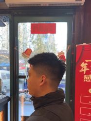 -东方先生国潮男士理发馆
