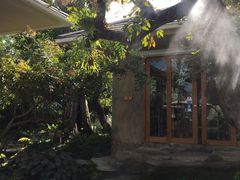 -Chom Cafe and Restaurant