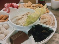-鸡遇虾煲干锅火锅(小寨金莎店)