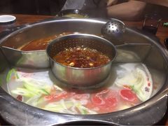 重庆小板凳吧式火锅(珠峰大街店)-小板凳·锦州烧烤(高新区店)