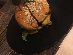 -HIGH FIVE哈福手工汉堡(桂林路店)