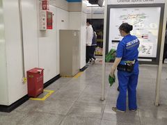 -东方体育中心(地铁站)