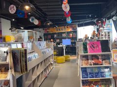 -浣熊唱片店(上海影城店)