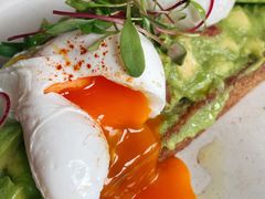 牛油果温泉蛋吐司-O'mills Sourdough Bakery&Bistro(永嘉路店)