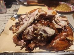 土窑大公鸡-破瓦寒窑·地摊烤羊排