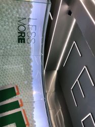 -LESSMORE科技头皮理容中心