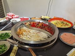 -四小区火锅·巷子里的重庆火锅(花照壁店)