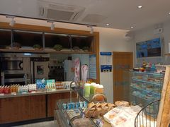 面包甜点陈列柜-金凤成祥(东直门现烤面包店)