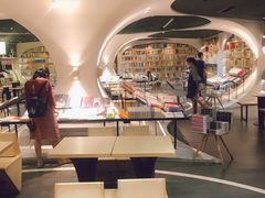 -钟书阁(珍园店)