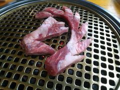 极品牛肋条-唯成•韩国炭火烤肉 유성고기