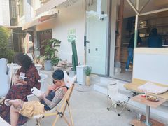 等位区-大青树咖啡(大理古城店)