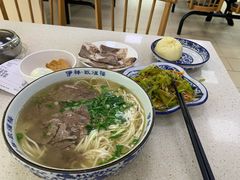 牛肉拉面加牛肉-伊祥·敦煌楼