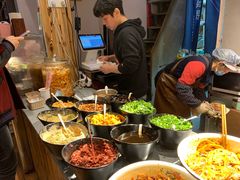 -爆炸头阿姨小四川正宗川味小吃(无任何分店)