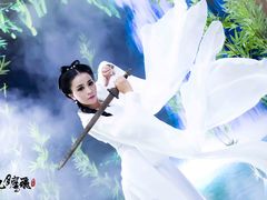 -九月鹰飞汉服摄影工作室