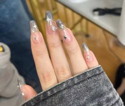 -H12 STAR日式美甲美睫专门店