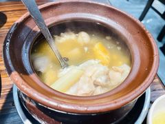 猪手黄豆煨汤-民间瓦缸煨汤館(嵩山路店)