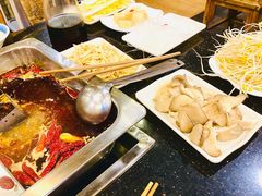 -百年川椒重庆老火锅(光谷店)