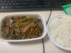 -稳湘湖南小馆(道尔泰生活广场店)