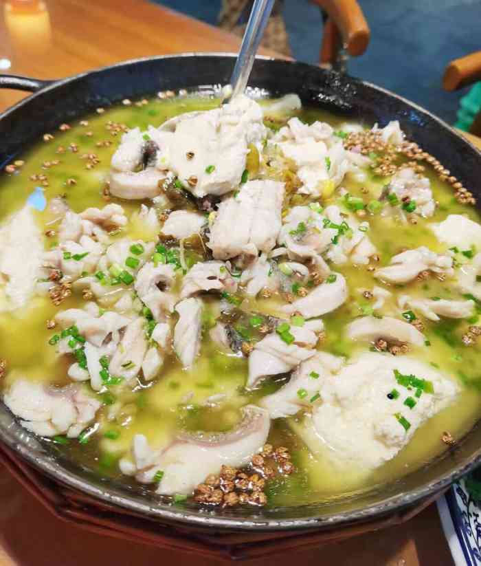 香磨坊 豆花鱼(鸳鸯总店)-"近期性价比最高餐厅之一!中午去吃都人蛮.