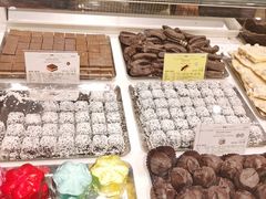 -VENCHI 闻绮(北京国贸商城店)