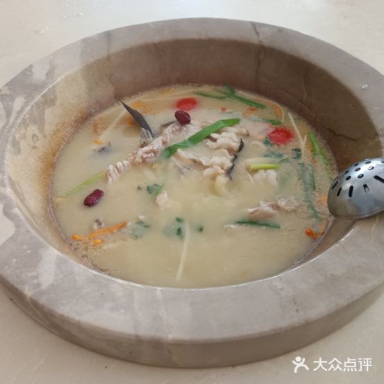 江川·野生菌·竹荪蒸汽石锅鱼(无量路店)
