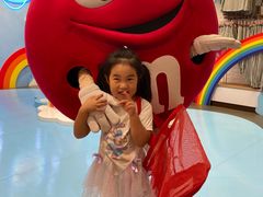 -m豆巧克力世界(上海世茂广场店)