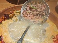 -洱火云南酸菜牛肉火锅(石景山当代商城店)