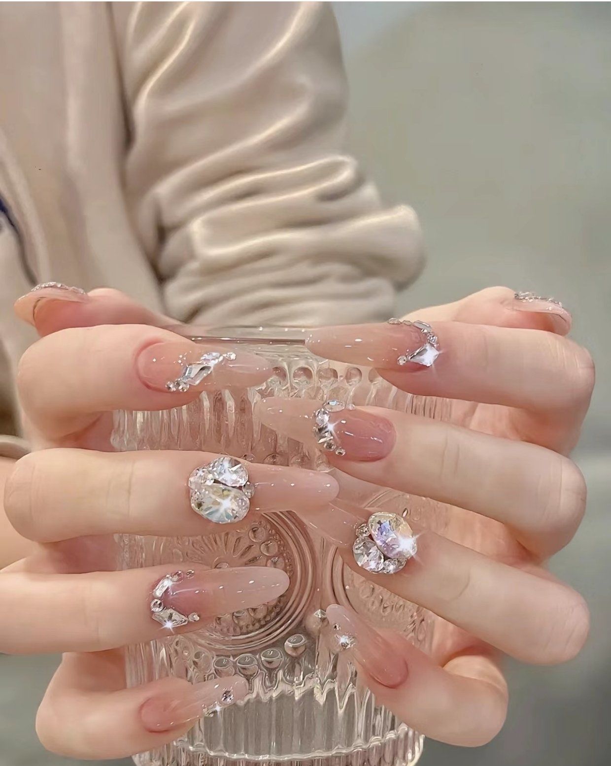 夏天爆闪的贴钻美甲来咯～#同城美甲 #人