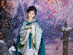 -九月鹰飞汉服摄影工作室
