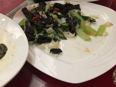 秋葵炒黑虎掌菌-荣粤酒家·融合粤菜