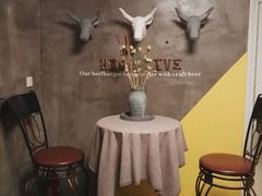 -HIGH FIVE哈福手工汉堡(桂林路店)