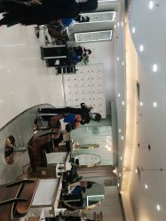 点击看大图 -八佰伴8008星级形象店