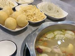 -光头药膳鸡(莱茵小镇店)