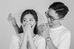 -现代经典婚纱摄影