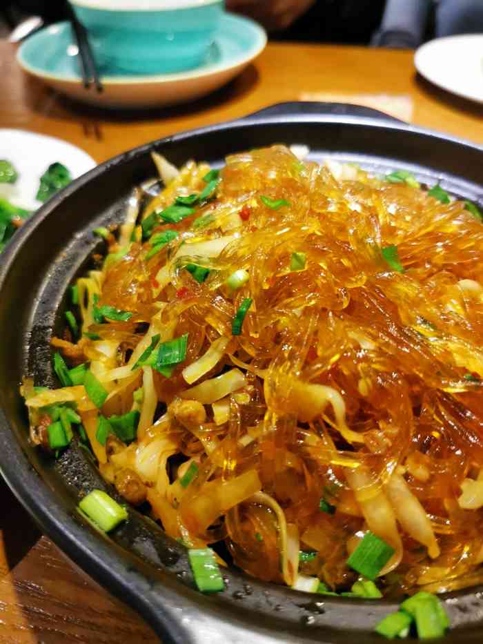 「铁板粉丝」服务员说新改良的铁板粉丝不辣,但是我跟朋友都嗜好澜贩