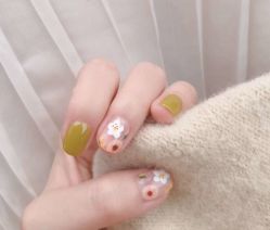 -苏彩·皮肤管理美甲美睫