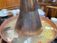 -果松木炭酸菜铜火锅·外婆参鸡汤