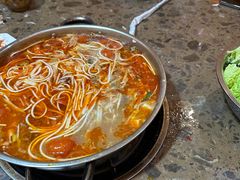 -黄利砖万峰林布依特色酸笋牛肉馆