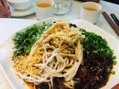 鸡丝凉米线-伊天园(辛伯达店)