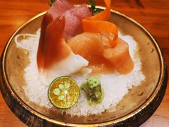 -山川小町·极番烧肉(新地假日广场店)