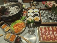 -围炉肉舍•炭烤活鳗•丹东海鲜烤肉(步行街店)