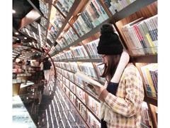 -钟书阁(珍园店)