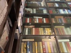 -钟书阁(松江泰晤士小镇店)