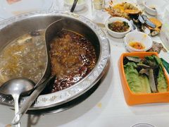 鸳鸯锅-尚品海鲜肥牛自助火锅(湖明店)