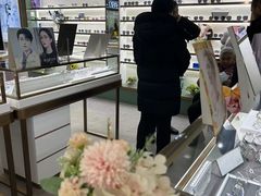 -GOOMI久米眼镜·蔡司·依视路·明月官方授权店(龙德紫金店)