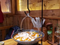 -老滇山寨•云南特色菜•地方菜•民族风情歌舞表演(金碧店)