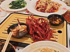 -肥肥虾庄·金牌油焖大虾(汉口城市广场店)