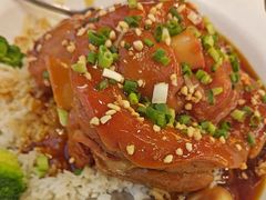 香迷糊肘子捞饭-东北范·金牌肘子·杀猪菜(美乐城店)