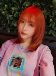 -MODEL'S HAIR