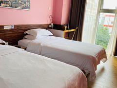 -卡罗酒店(东门晒布地铁站店)